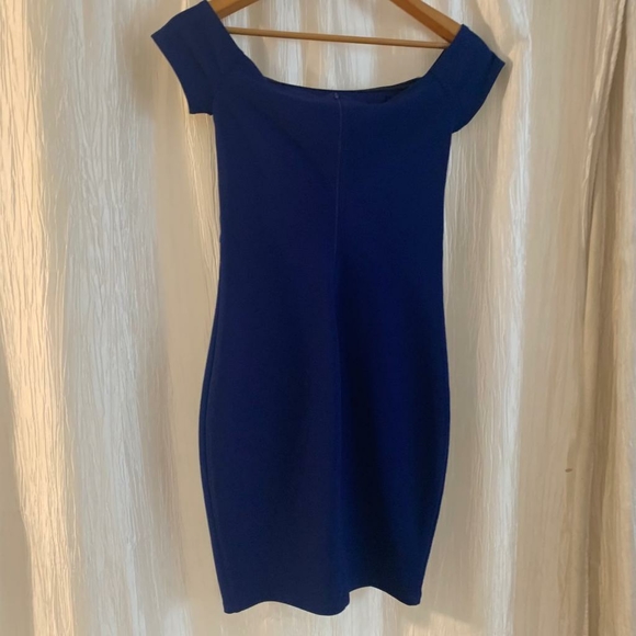 Royal Blue Off-Shoulder Short Sleeve Padded Front Cut-Out Form Fitting Dress - Picture 4 of 6